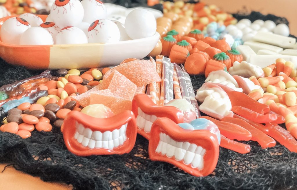Big teeth Halloween candy