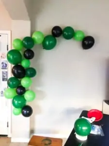 DIY minecraft balloon arch